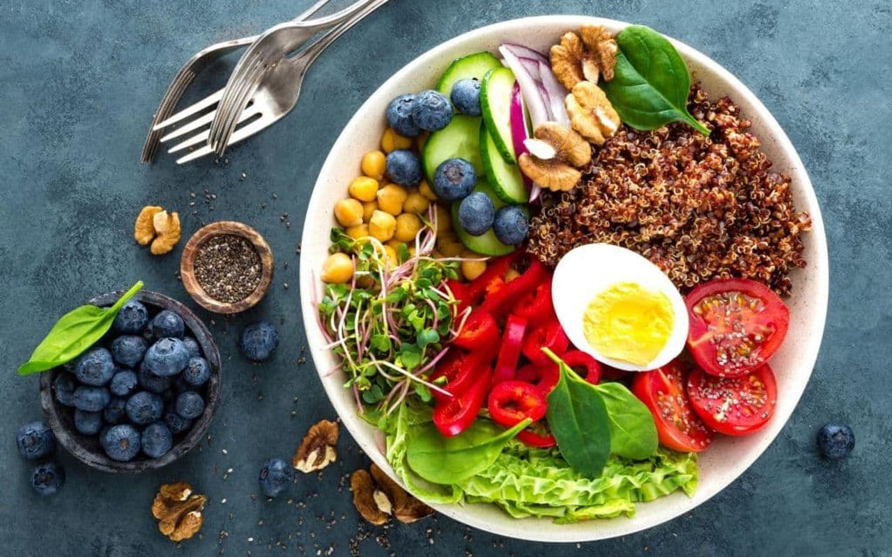 Maz kas zina: decembrī pasaulē veselīgākais ēdiens tiek izdalīts bez maksas.