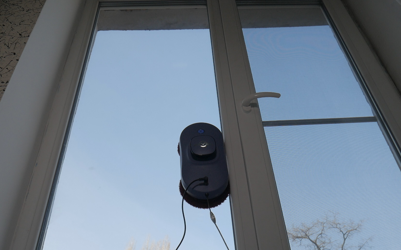 Padoms tiem, kas nemīl uzkopt: pāris pilieni ūdenī, un logi spīdēs kā jauni līdz pat pavasarim.