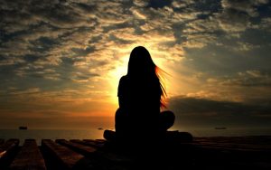 Psiholoģija pieņem, ka priekšroka, ko dod vientulībai, nevis pastāvīgai sociālajai dzīvei, ir šo īpašo iezīmju rādītājs.