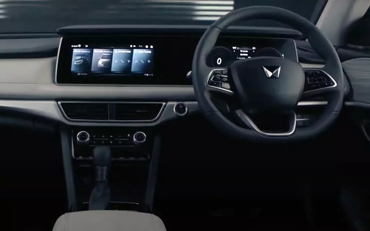 Mahindra premium elektromobilis ir pieejams par cenu, kas ir pieejama arī mazāk turīgiem pircējiem, un tā nobraukums ir 683 km.