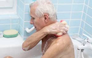 Higiēna pēc 65 gadiem: ideālais dušas biežums veselības uzturēšanai… un tas nav vienu reizi dienā