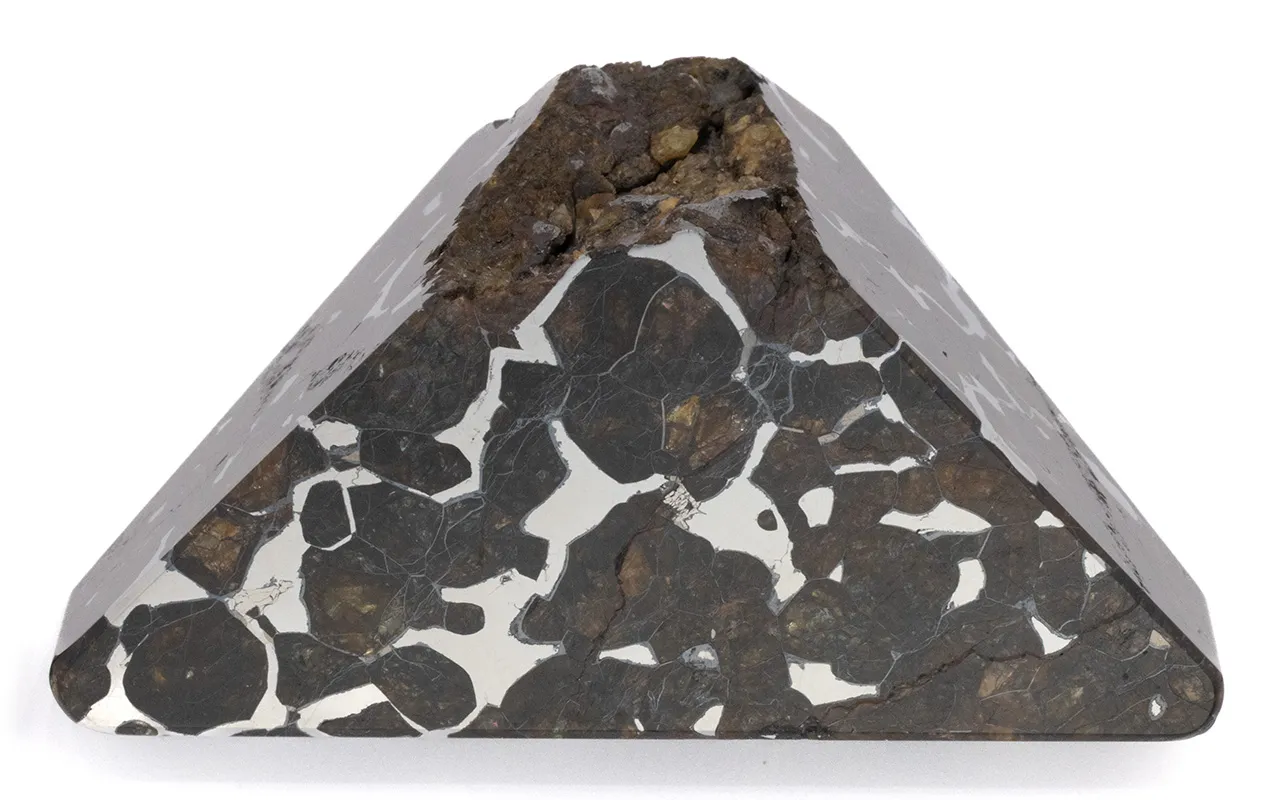 Vīrietis gadiem ilgi glabāja akmeni, cerot, ka tas ir zelts. Izrādījās, ka tas ir daudz vērtīgāks.