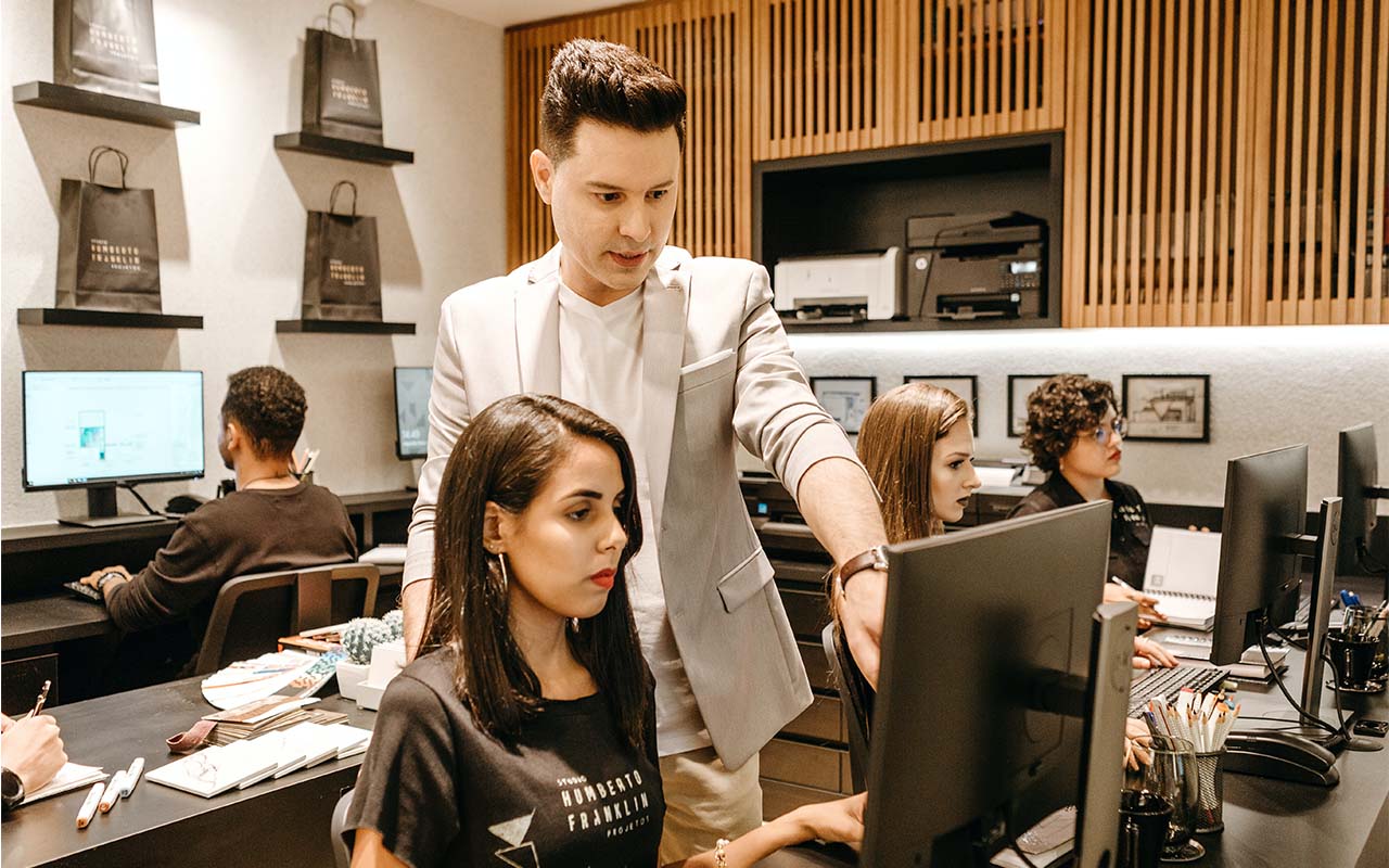 Kāpēc izaugsmes orientētas domāšanas attīstība ir izšķiroša, lai pielāgotos straujām izmaiņām darba vidē