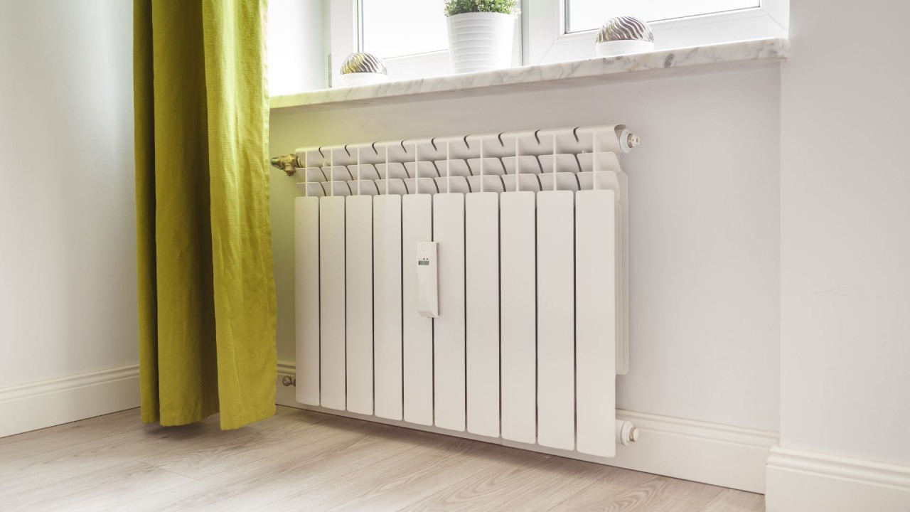 Ko neviens jums nestāsta par radiatoriem: 3 noslēpumi, kā palielināt to efektivitāti un siltuma jaudu