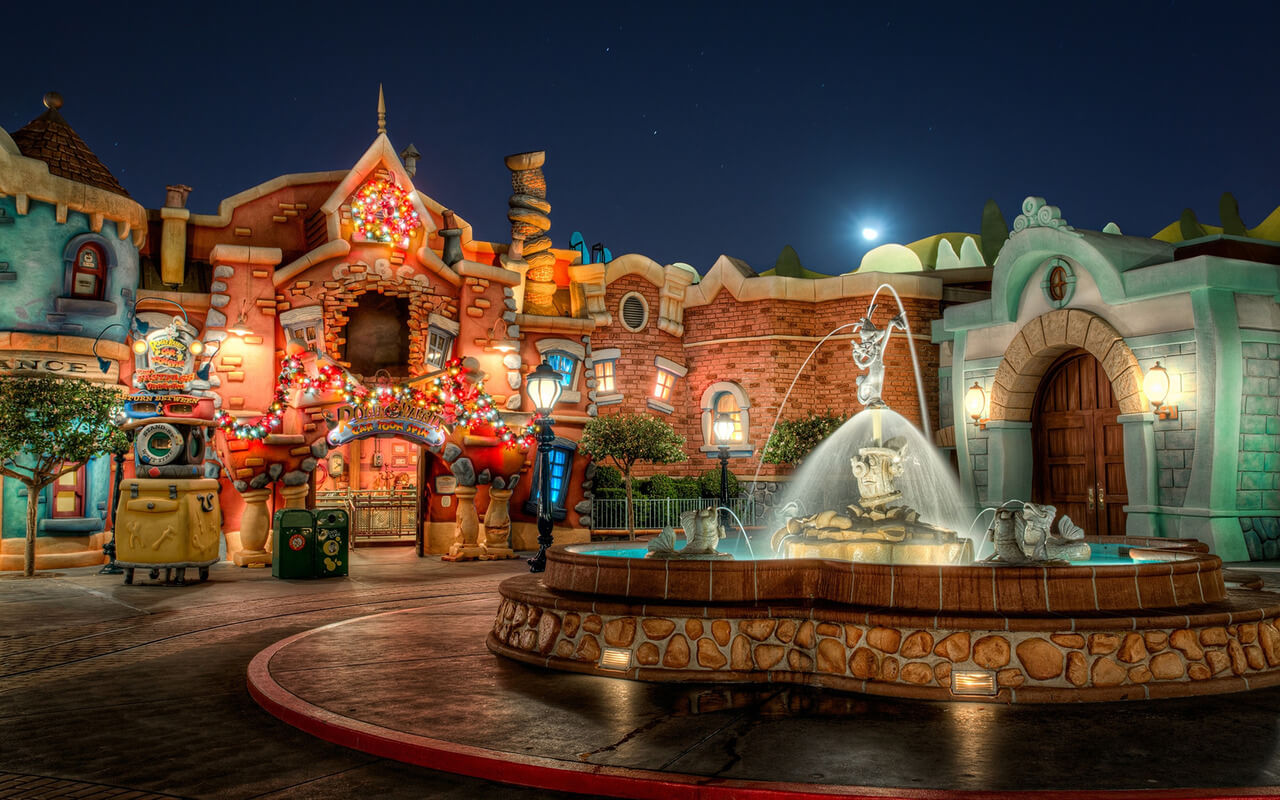 Atvērts Eiropas lielākais Ziemassvētku tematiskais parks — milzīgs tirgus un simtiem atrakciju tikai dažas minūtes brauciena attālumā no Parīzes!