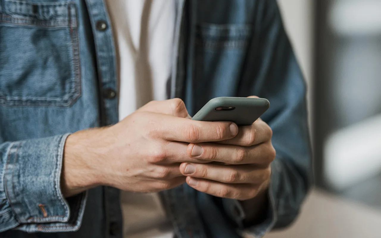 Kā uz visiem laikiem bloķēt surogātzvanu saņemšanu uz savu mobilo tālruni.
