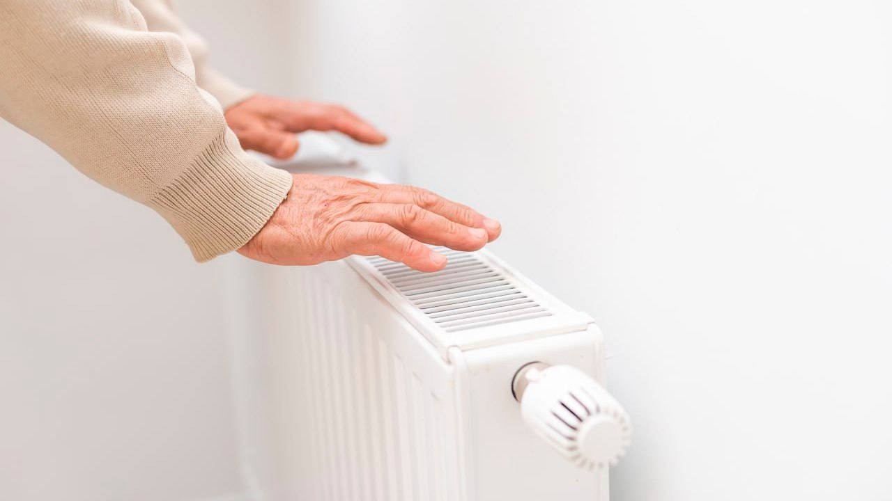 Ko neviens jums nestāsta par radiatoriem: 3 noslēpumi, kā palielināt to efektivitāti un siltuma jaudu