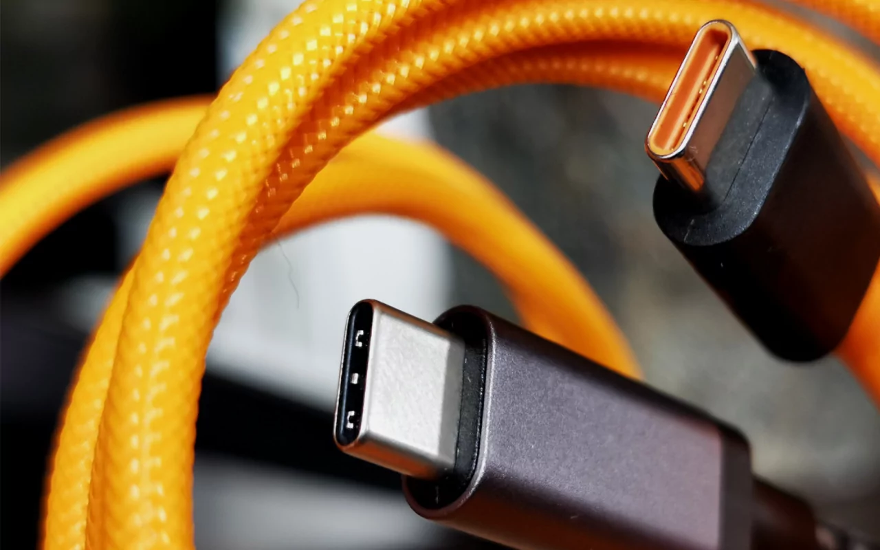 Ko nozīmē oranžā USB porta krāsa?