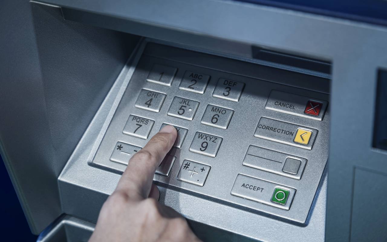 Bankomāti tuvojas beigām: kas tos aizstās