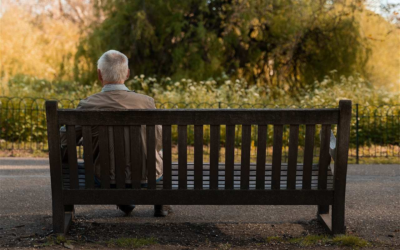 „Tas ir gaismas stariņš tumsā,” teica viena no pazudušo pensionāru meitām, uzzinot par piedāvāto 10 000 000 dolāru atlīdzību.
