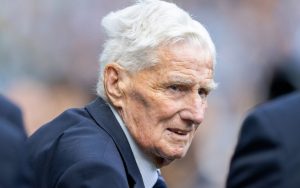 Hektors Alterio miris 96 gadu vecumā.