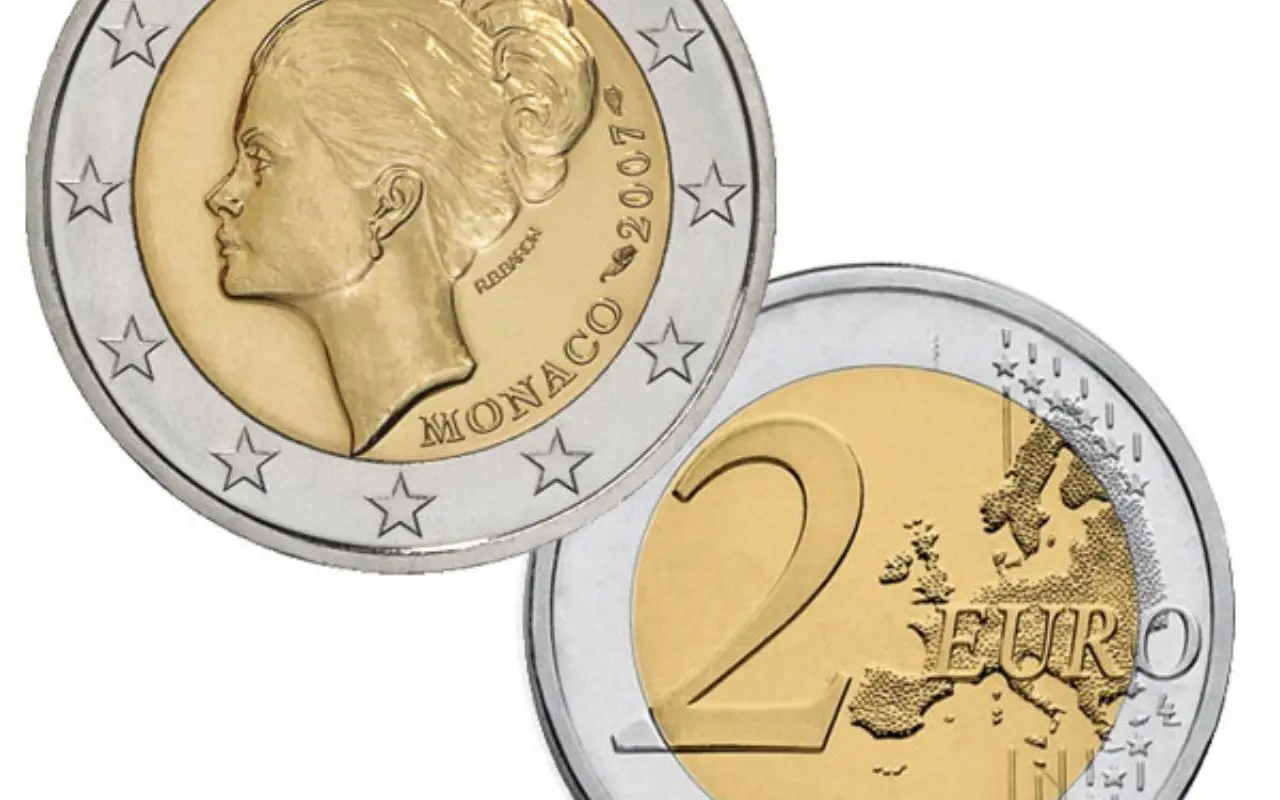 Dārgums jūsu kabatā: šī parastā 2 eiro monēta ar slēptu kļūdu var jums nest bagātību līdz pat 30 000 eiro — pārbaudiet to tagad!