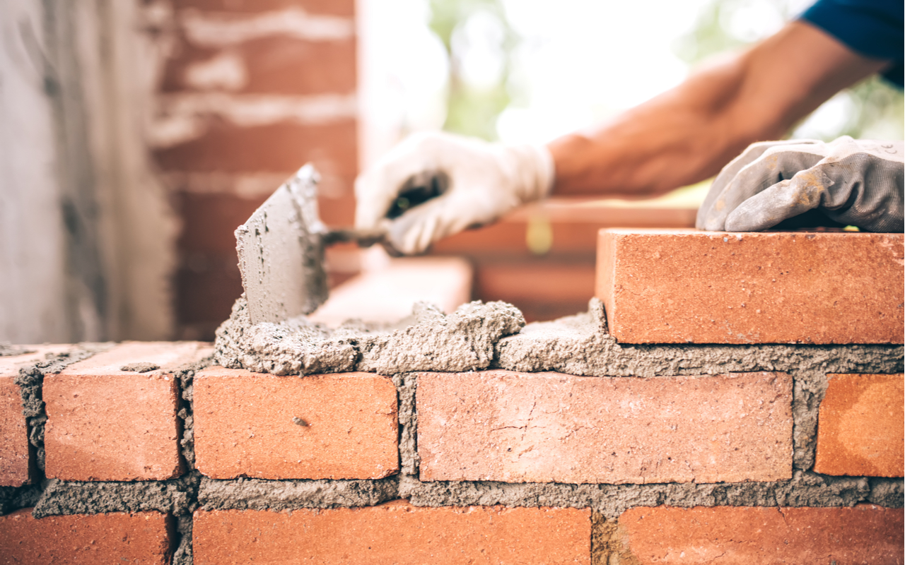 62 gadus vecais mūrnieks Pepe Kanjass: „Agrāk laulības ar mūrnieku nozīmēja nabadzību, bet tagad viņam ir laba alga un stabila finansiālā situācija”.