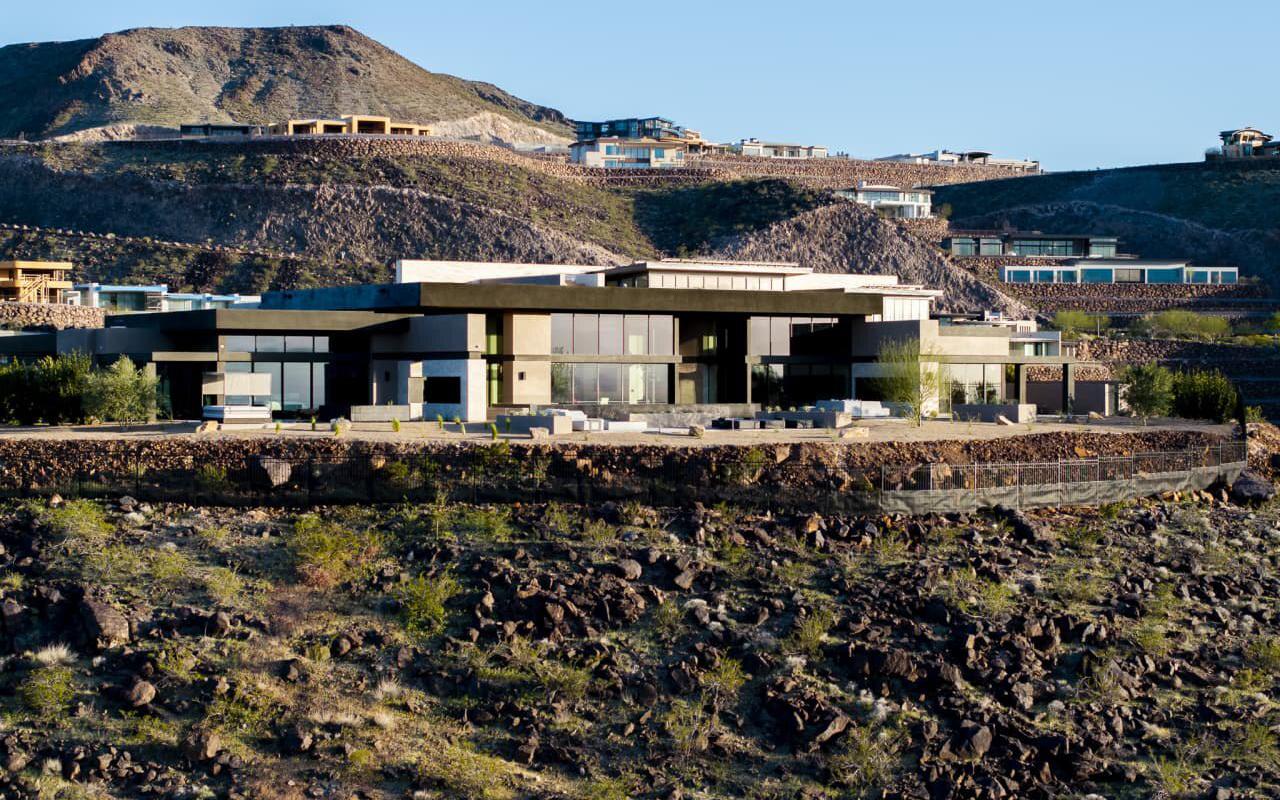 Televīzijas vadītājai pieder lielākā savrupmāja Latvijā, kuras platība ir vairāk nekā 17 000 kvadrātmetru.