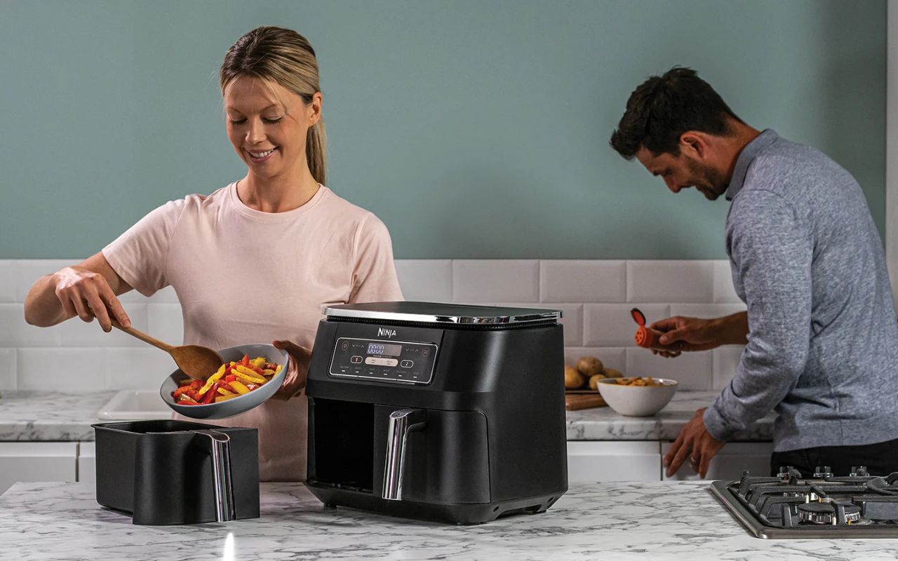 Lidl parūpēsies par jūsu virtuvi. Aerogrilis un kafijas mašīna tiek pārdotas ar atlaidi.