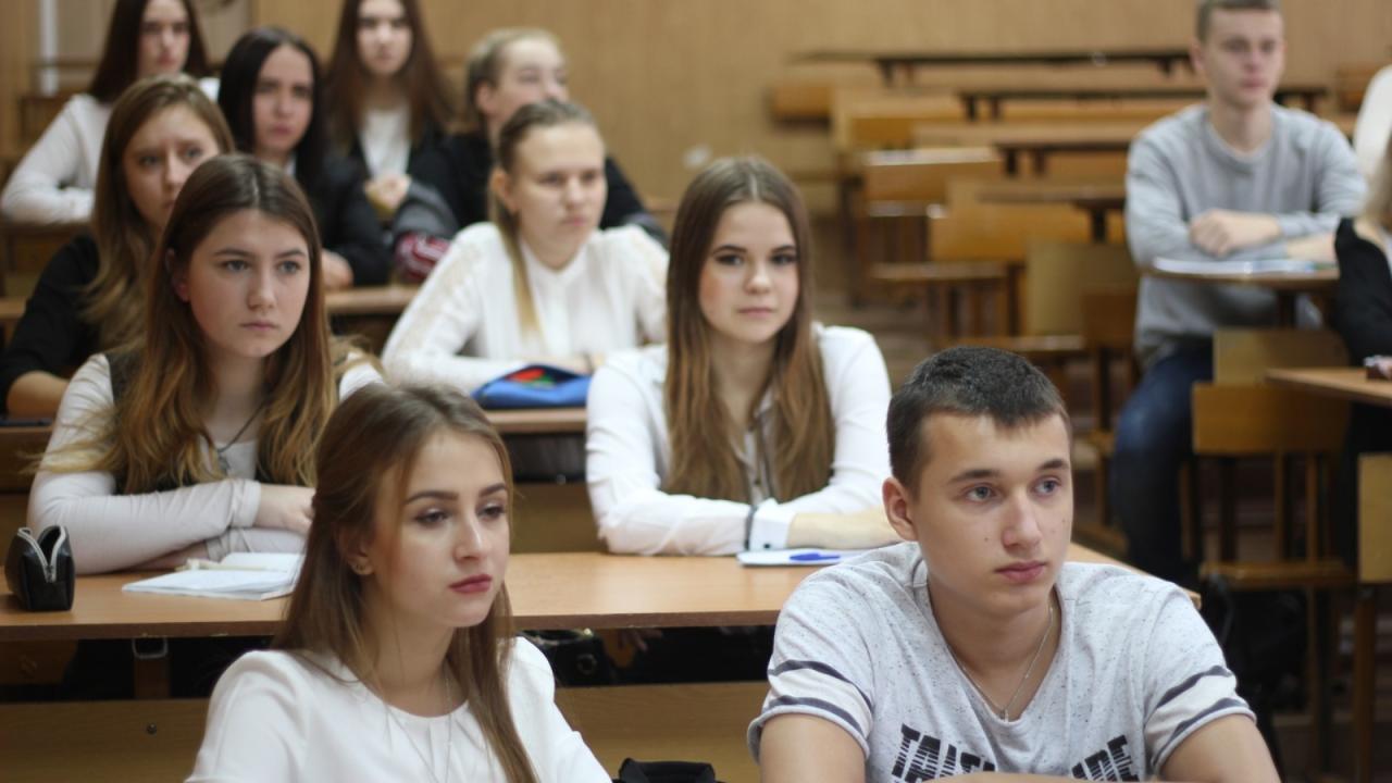 “Universitātēs mācās baltie,” paziņoja izglītības ministrs, aizstāvot rasu kvotas Santakatarinas štatā.