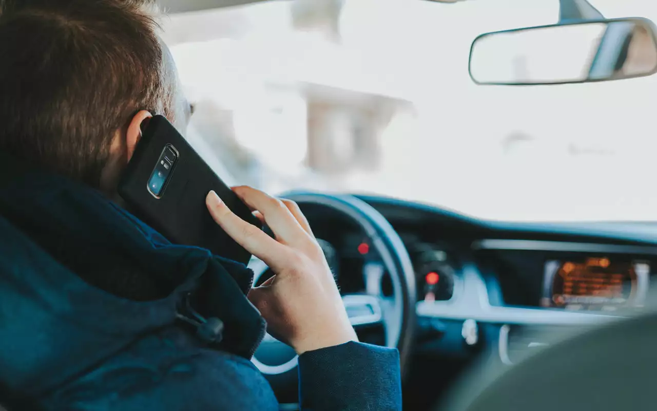 Maz kas zina metodi, kā noteikt, vai zvans ir surogātpasts