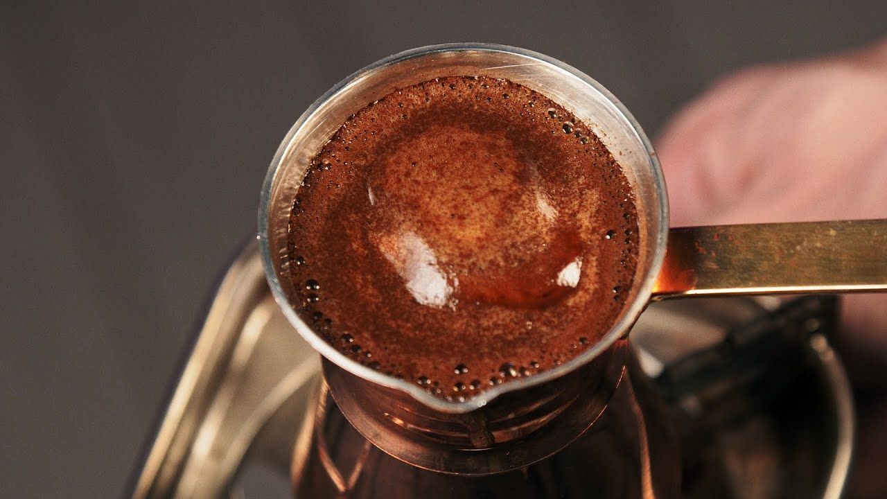 Kā glabāt kafiju mājās, lai saglabātu tās garšu, pēc baristas domām: „Grauzdētiem graudiem ir četri ienaidnieki”.