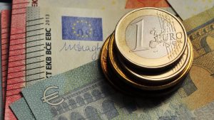 Cik dolāru maksā viens eiro šodien, 26. decembrī?