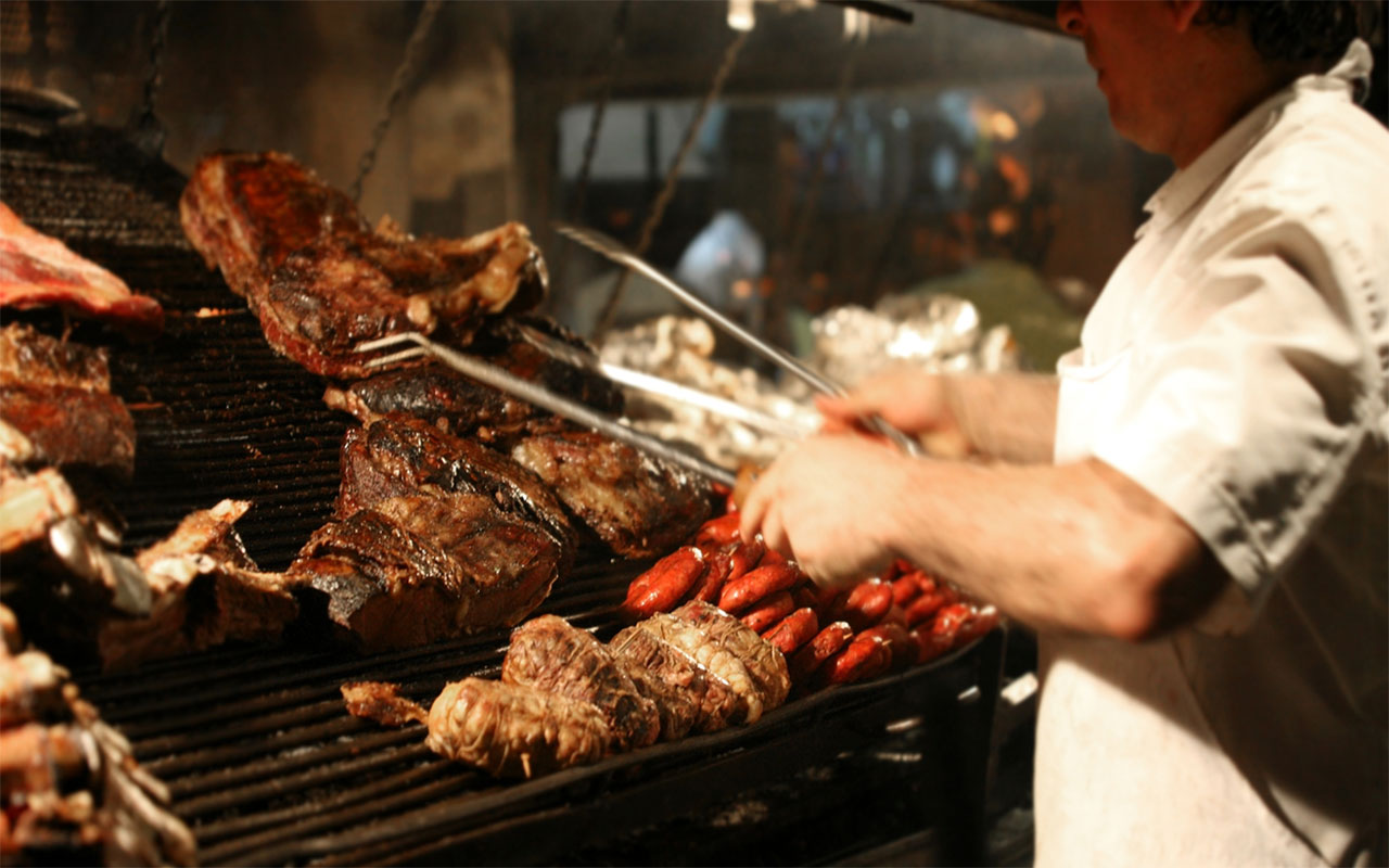 Ilgdzīves eksperts: «Cilvēki, kas nodzīvo līdz 100 gadiem, gaļu ēd tikai piecas reizes mēnesī»