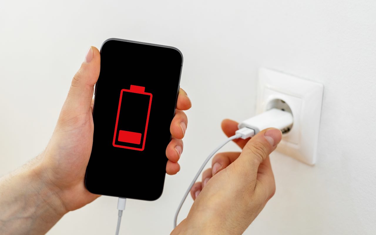 Kā uzlādēt mobilo tālruni, lai nesabojātu akumulatoru