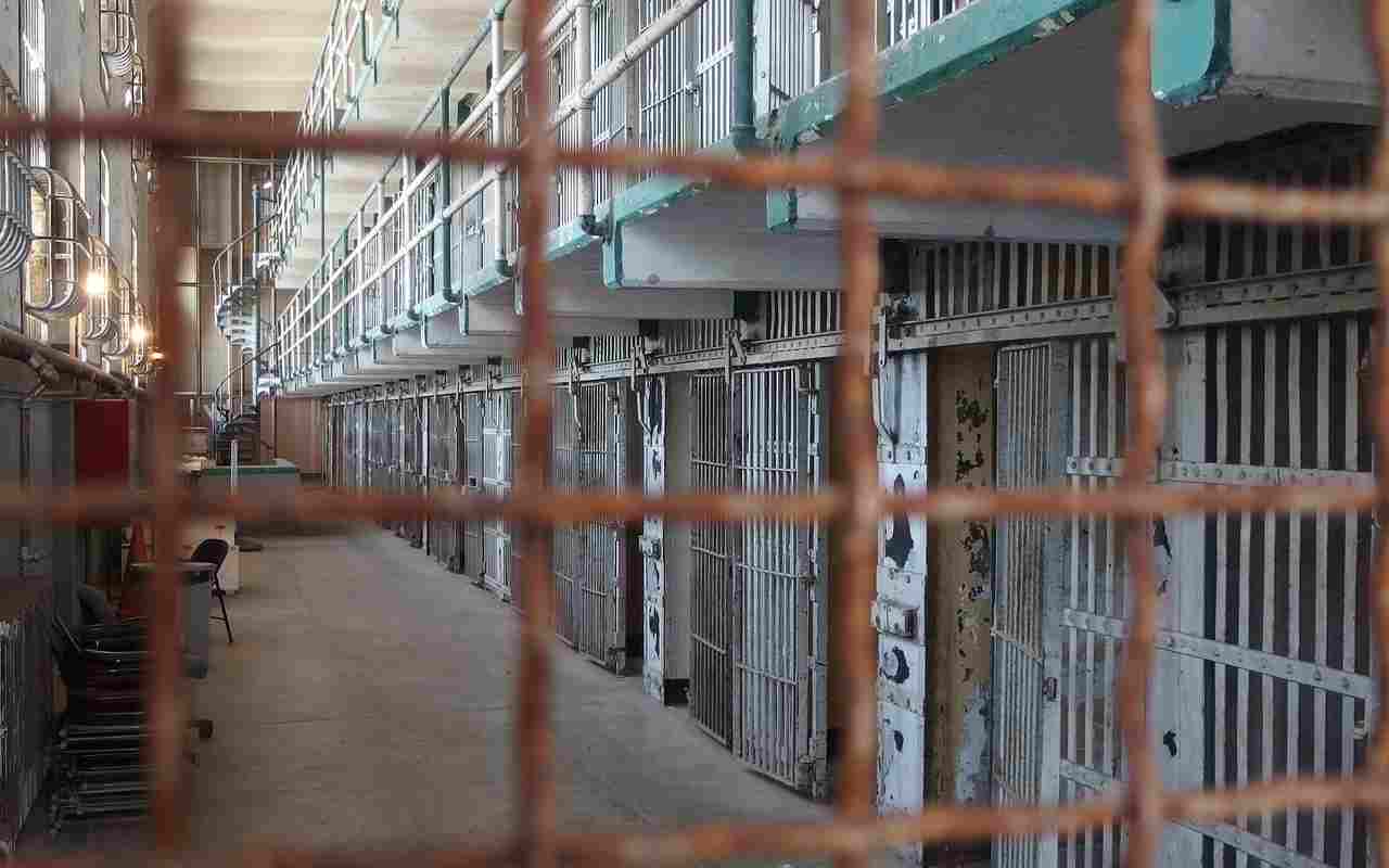 Bevans Spensers fon Eynems: slavenais bērnu slepkava miris, izciešot mūža ieslodzījumu Adelaides cietumā