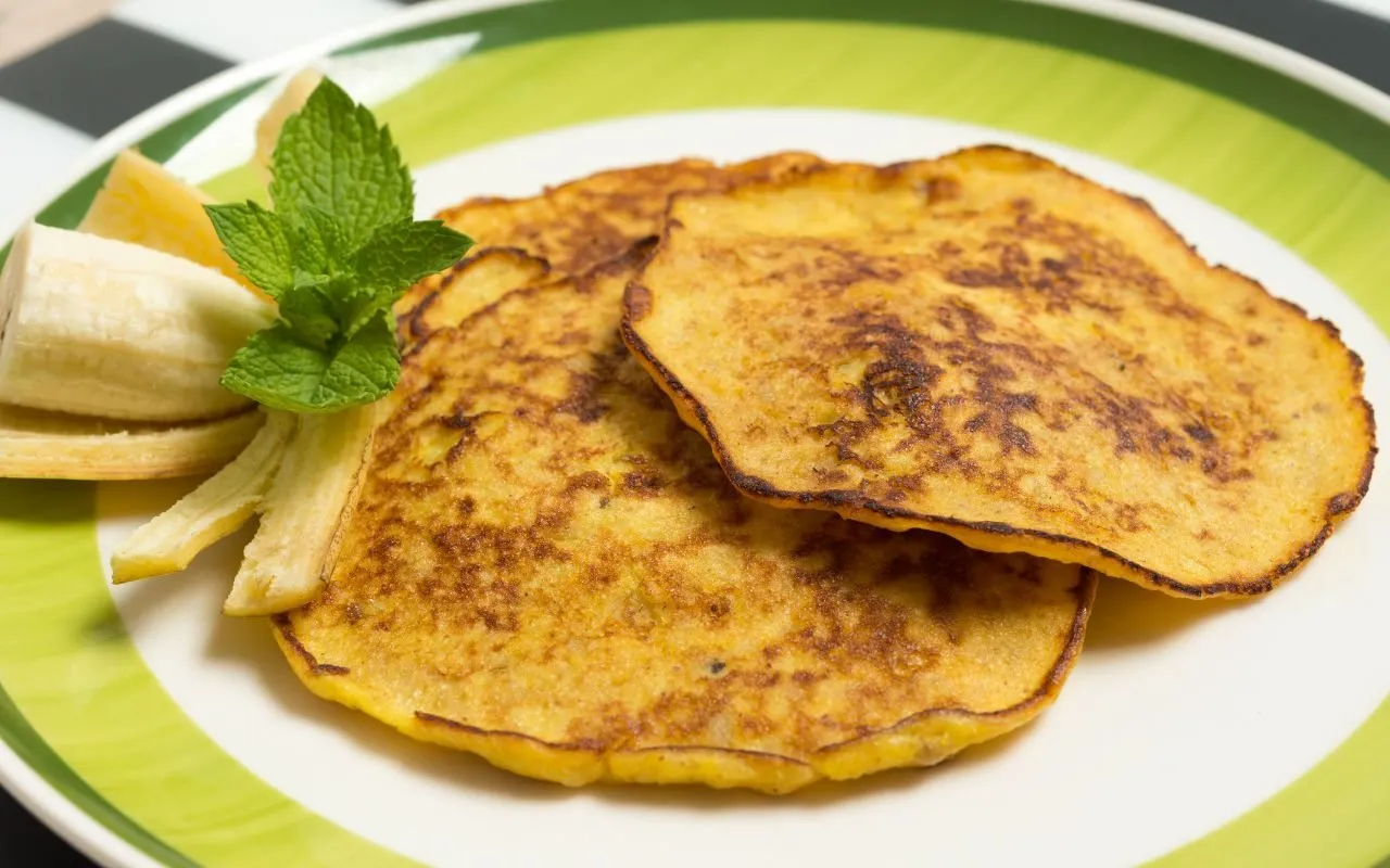 Latvieši gatavo labākos ceptos ēdienus pasaulē: tie neuzsūc daudz eļļas, ir ļoti gaisīgi, un visa burvība slēpjas vienā sastāvdaļā.