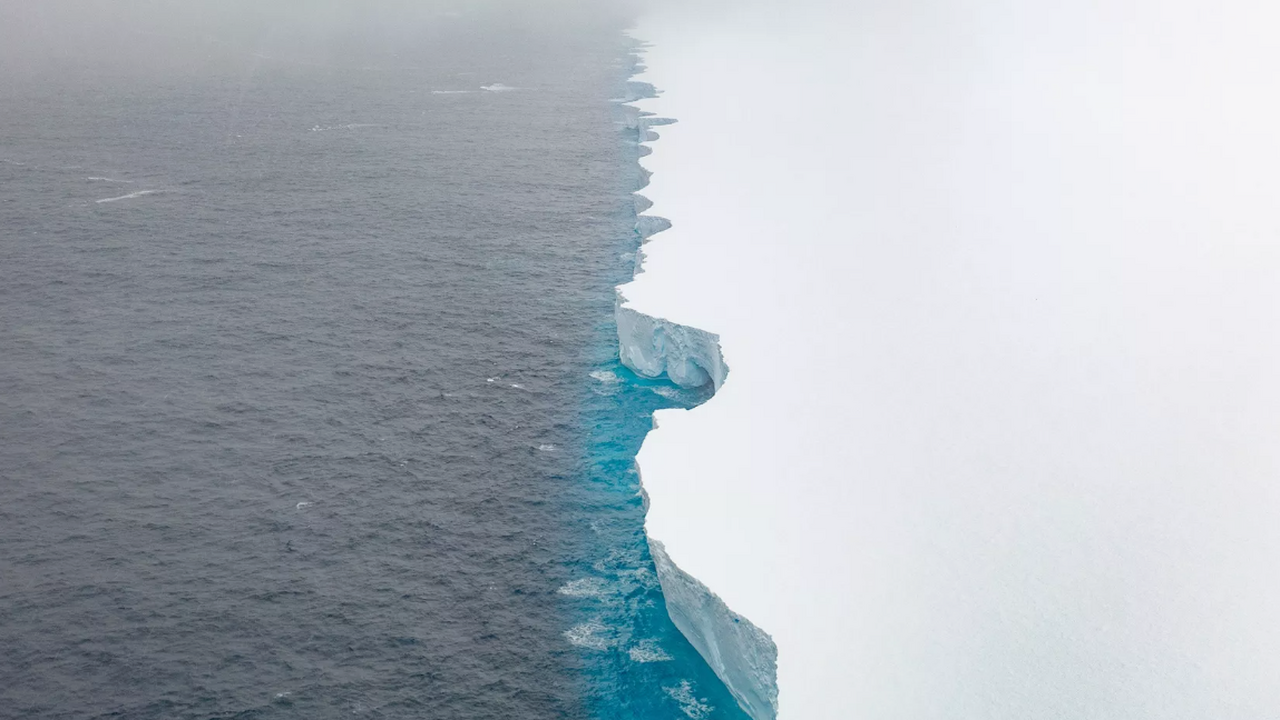Pēdējās tiesas dienas ledājs tuvojas neatgriezeniskai sabrukšanai.
