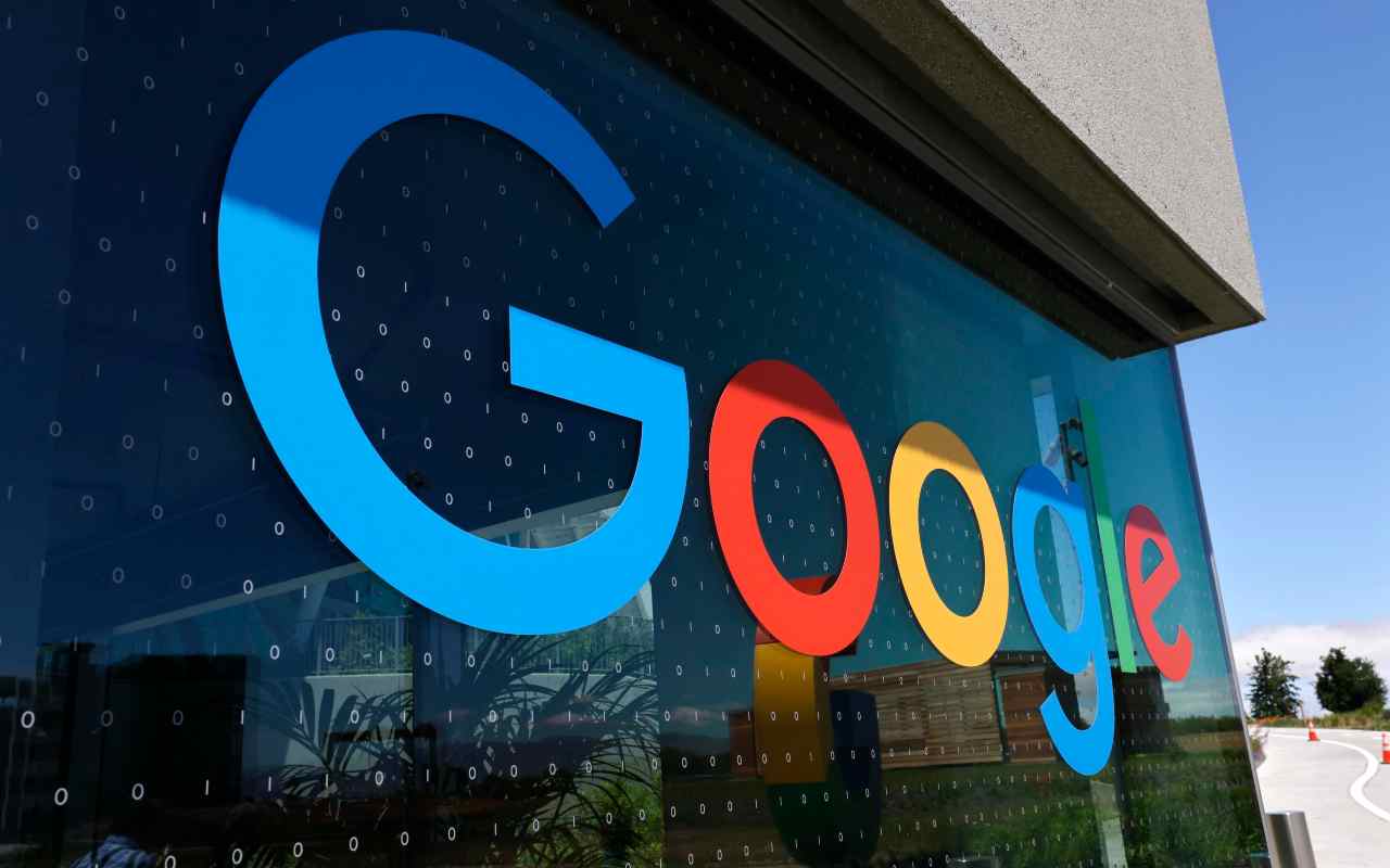 Google sāk dalīties ar visiem jūsu tekstziņojumiem ar jūsu darba devēju