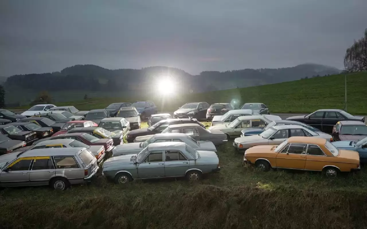 Šajā valstī vecu automašīnu īpašnieki 2026. gadā saskarsies ar automašīnu nodokļa paaugstinājumu