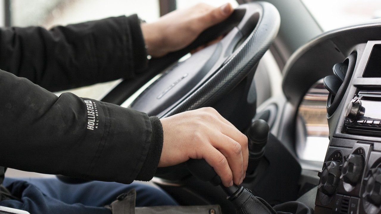 Oficiāli! Transportlīdzekļi ir konfiscēti, un visiem šajā sarakstā iekļautajiem personām ir uz visiem laikiem atņemtas autovadītāja apliecības.