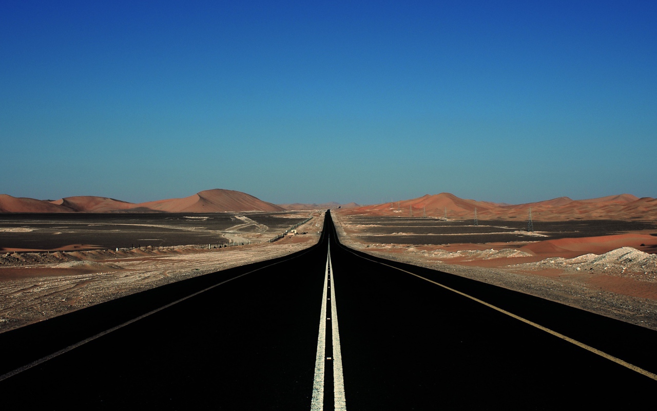 Garākais taisnais ceļš uz planētas Zeme: 240 kilometri bez vienīgā pagrieziena tuksneša vidū