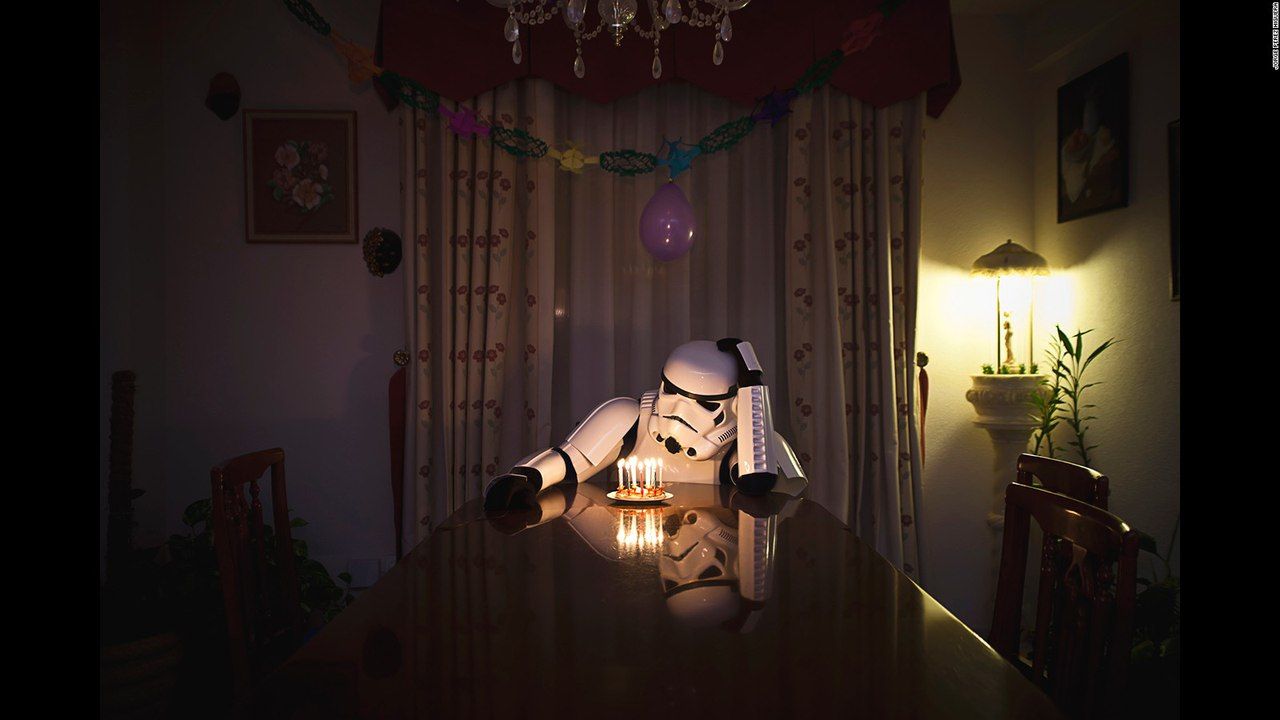 Ko nozīmē, ja jūs savā dzimšanas dienā vēlaties būt vienatnē, saskaņā ar psiholoģiju?