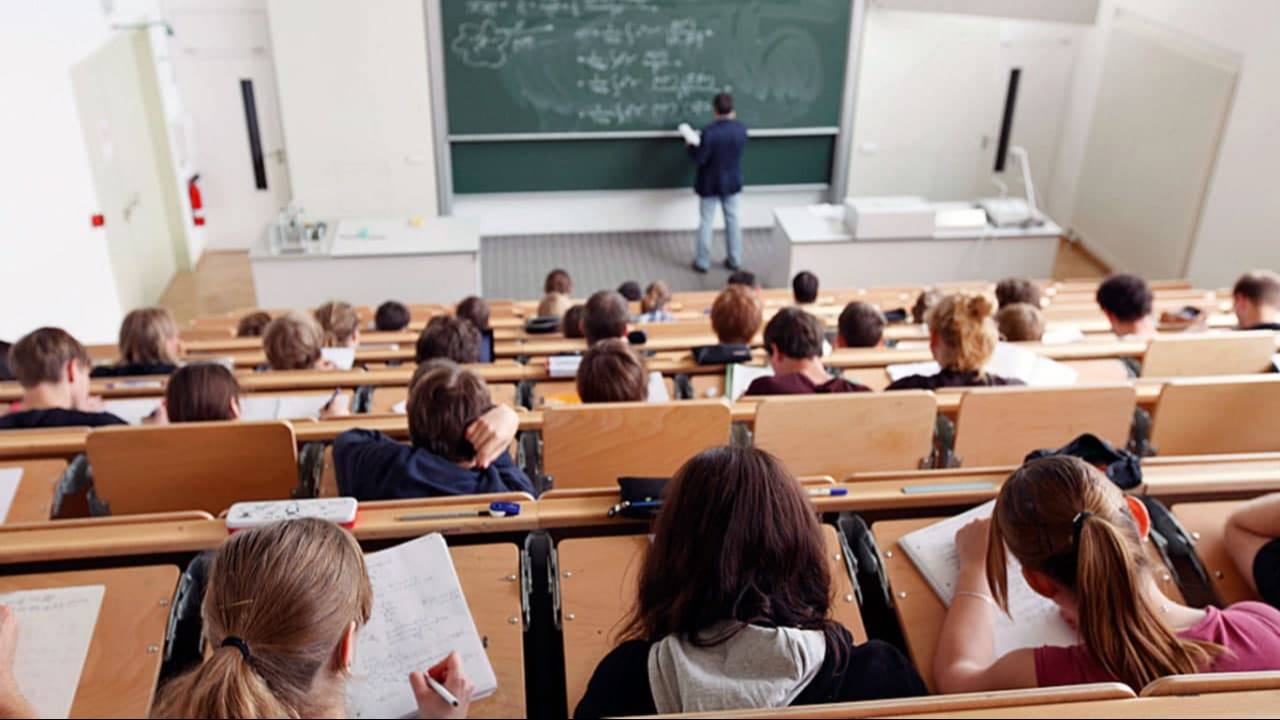 “Universitātēs mācās baltie,” paziņoja izglītības ministrs, aizstāvot rasu kvotas Santakatarinas štatā.