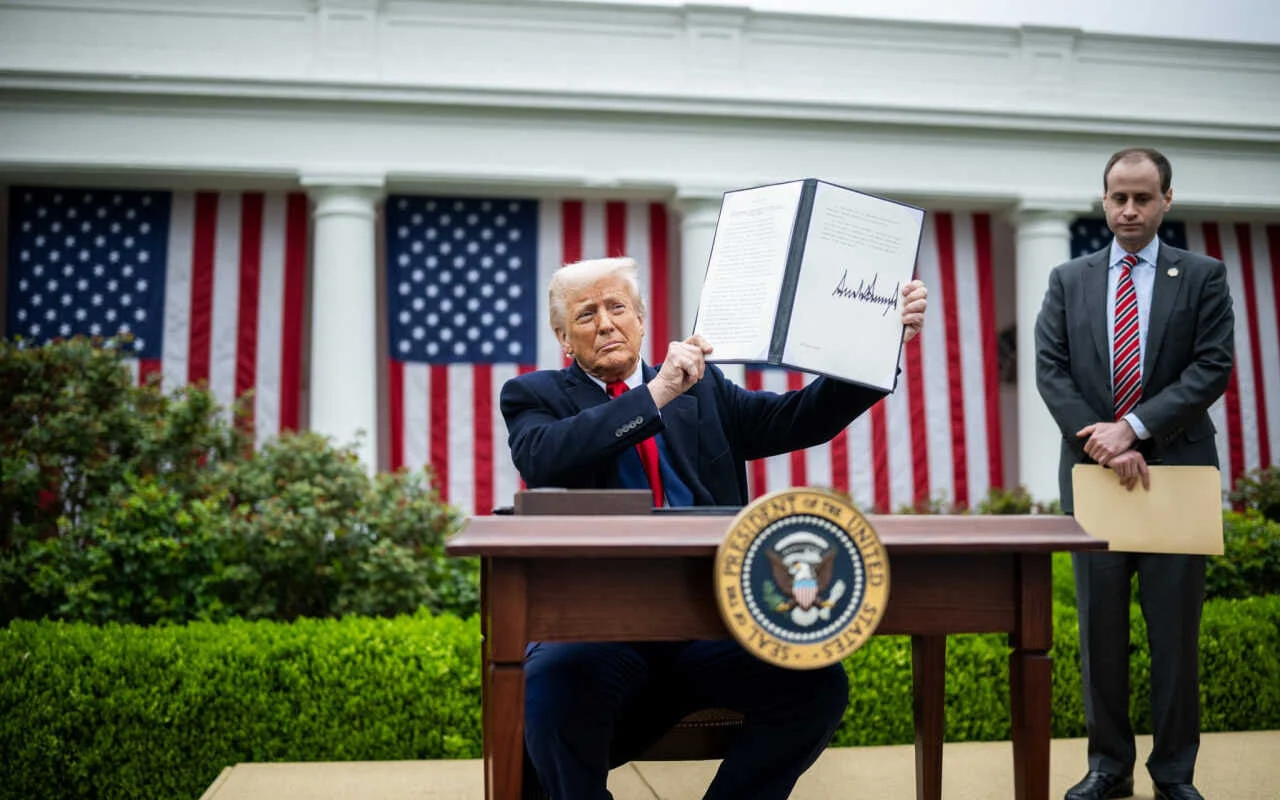 Oficiāli | ASV aizliedz pagarināt un aptur pasu derīgumu visiem pilsoņiem un ārzemniekiem, kuri nav laicīgi pabeiguši šo procedūru.