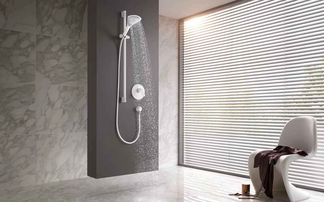 Tehniskie speciālisti stāsta par visbiežāk sastopamo kļūdu, kuras dēļ izdeg dušas sildelementi un palielinās elektrības rēķini.