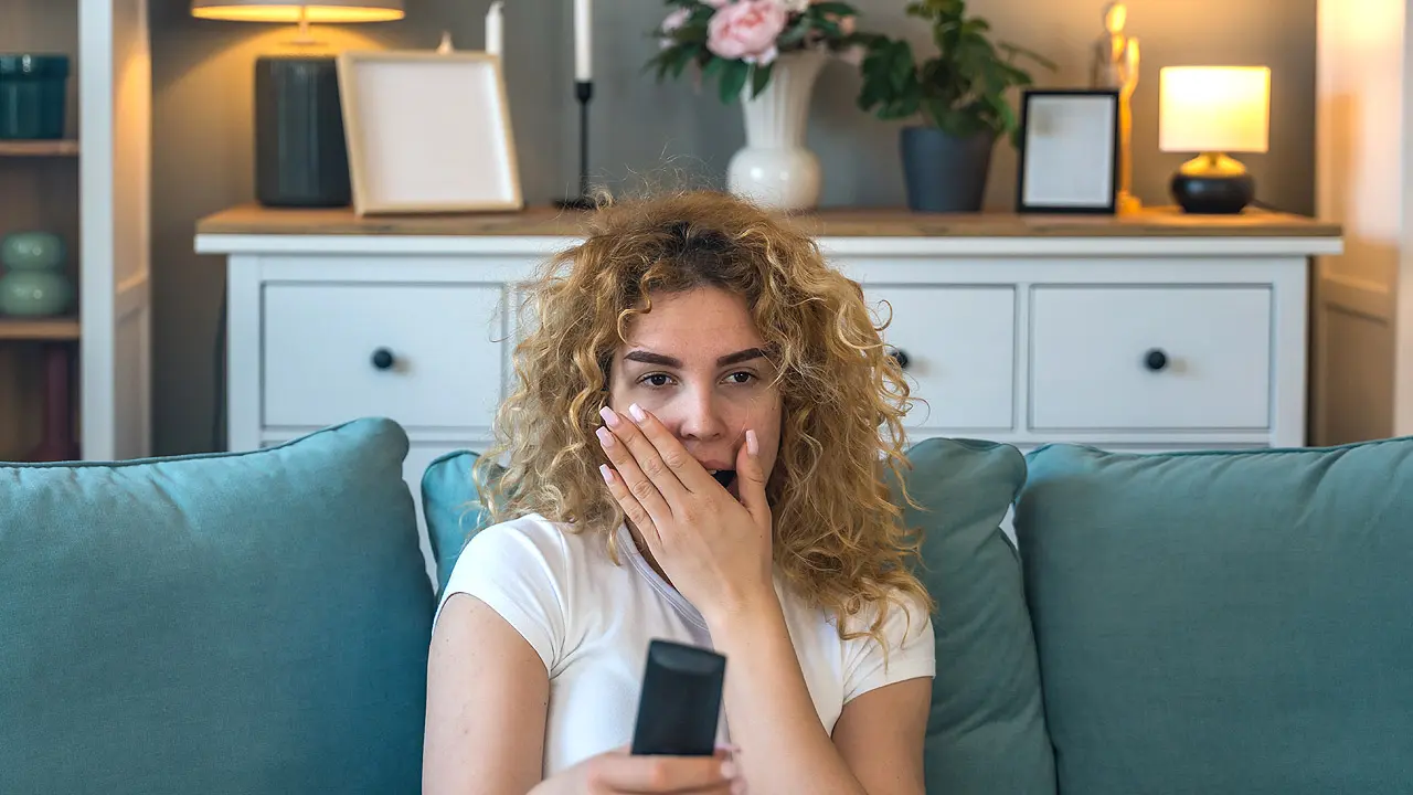 Filozofs Bjon Čols Hans: „Palikt mājās ir visredzamākā pretestības forma”.