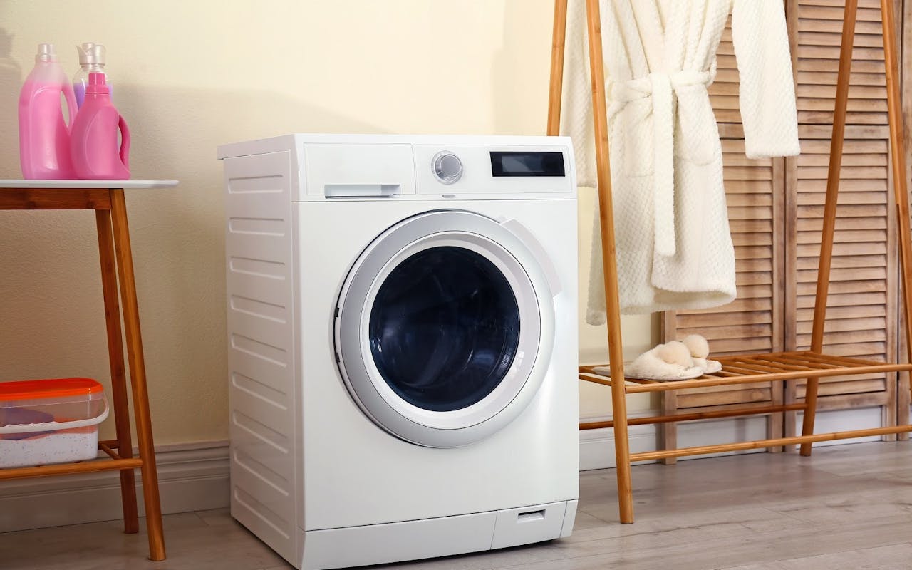 Cik litrus ūdens patērē veļas mašīna? Ko darīt, lai samazinātu patēriņu?