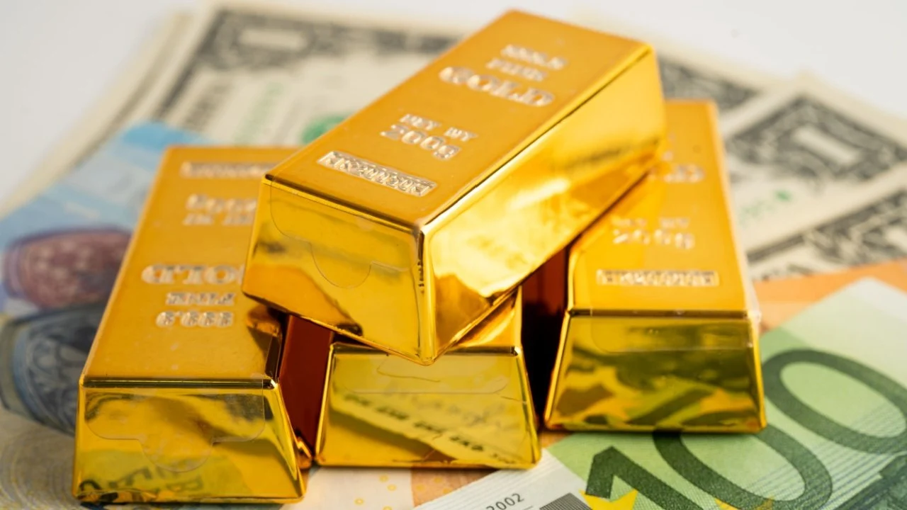 Zelta gads: zelts apstiprina augšupejošo tendenci, nostiprinot savu statusu kā labākā investīcija 2025. gadā.