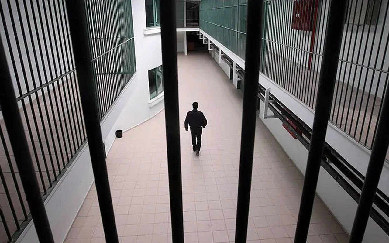 Bevans Spensers fon Eynems: slavenais bērnu slepkava miris, izciešot mūža ieslodzījumu Adelaides cietumā