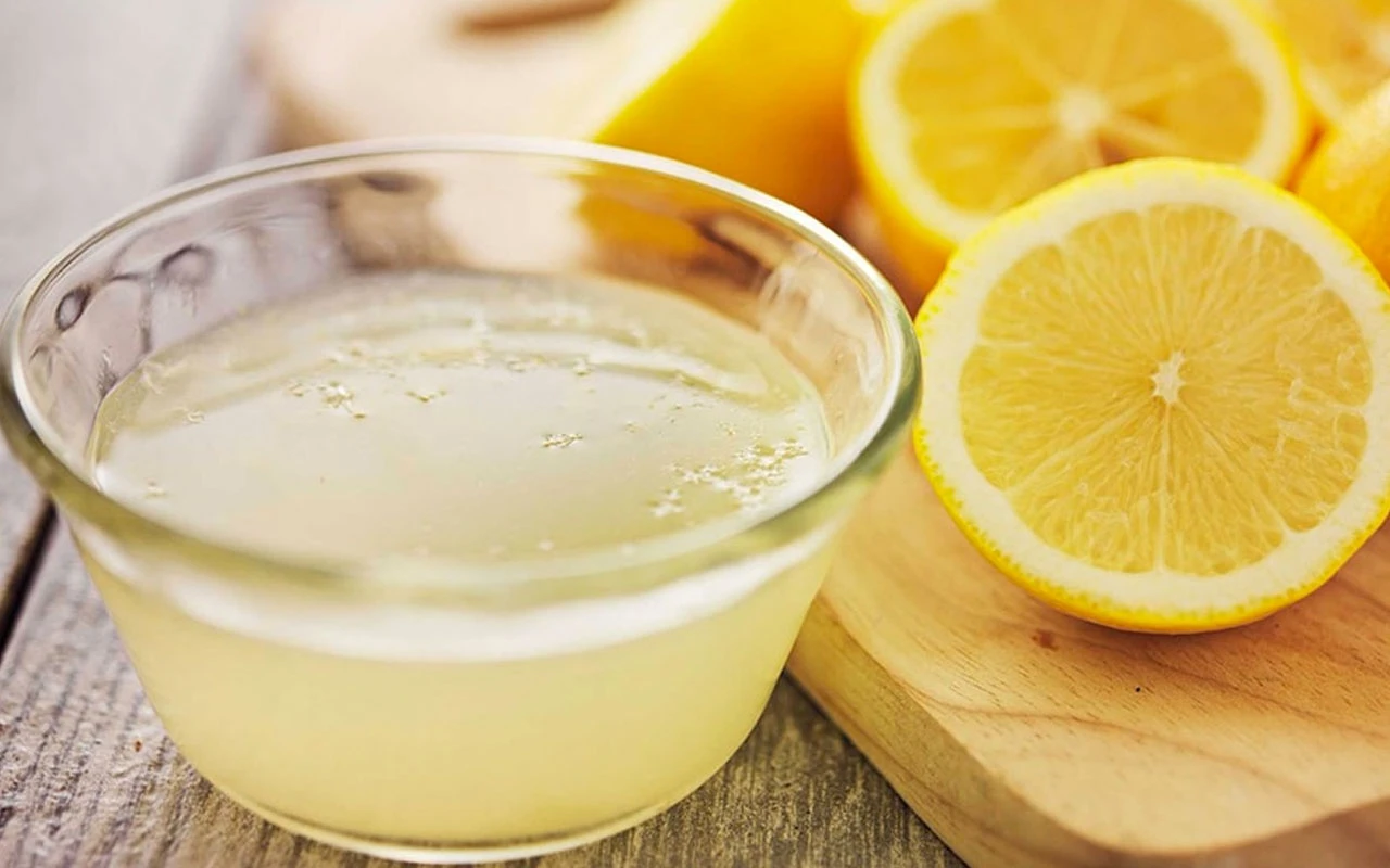 Kāpēc sajaukt citronu un pārtikas sodu un kāpēc tas ir ieteicams?