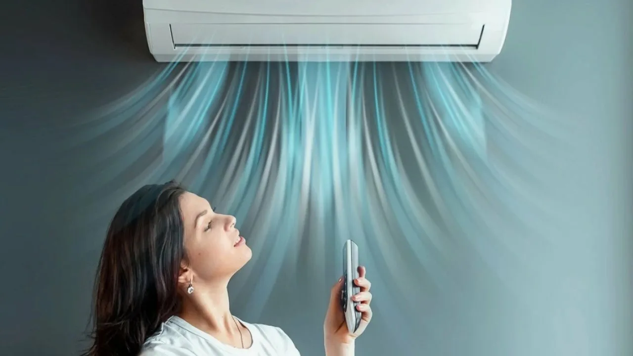 Parādās gaisa kondicionieri, kas nosaka cilvēka klātbūtni un regulē gaisa plūsmu, lai nodrošinātu maksimālu komfortu.