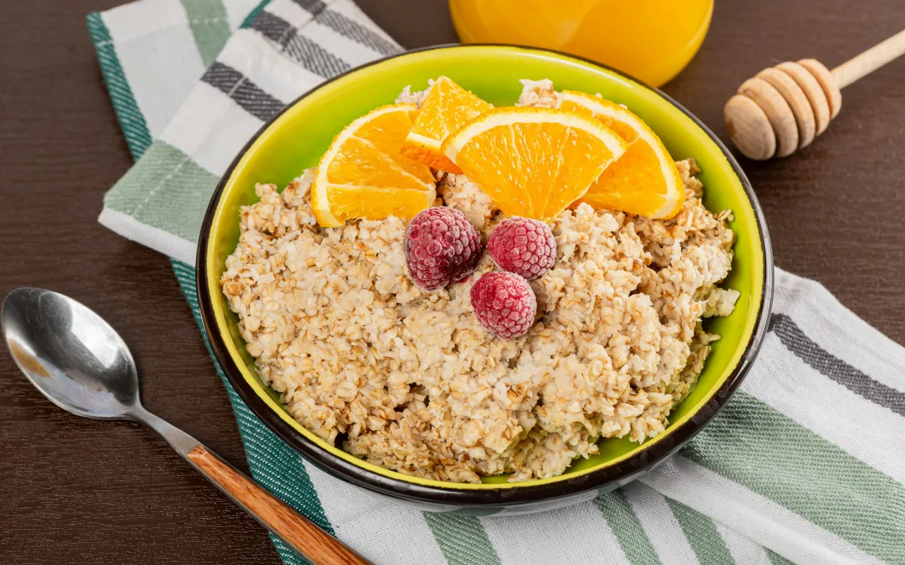 Ārste Izabella Vinya par to, kā samazināt holesterīna līmeni: «100 grami avenes un 40 grami pilngraudu auzu pārslu».