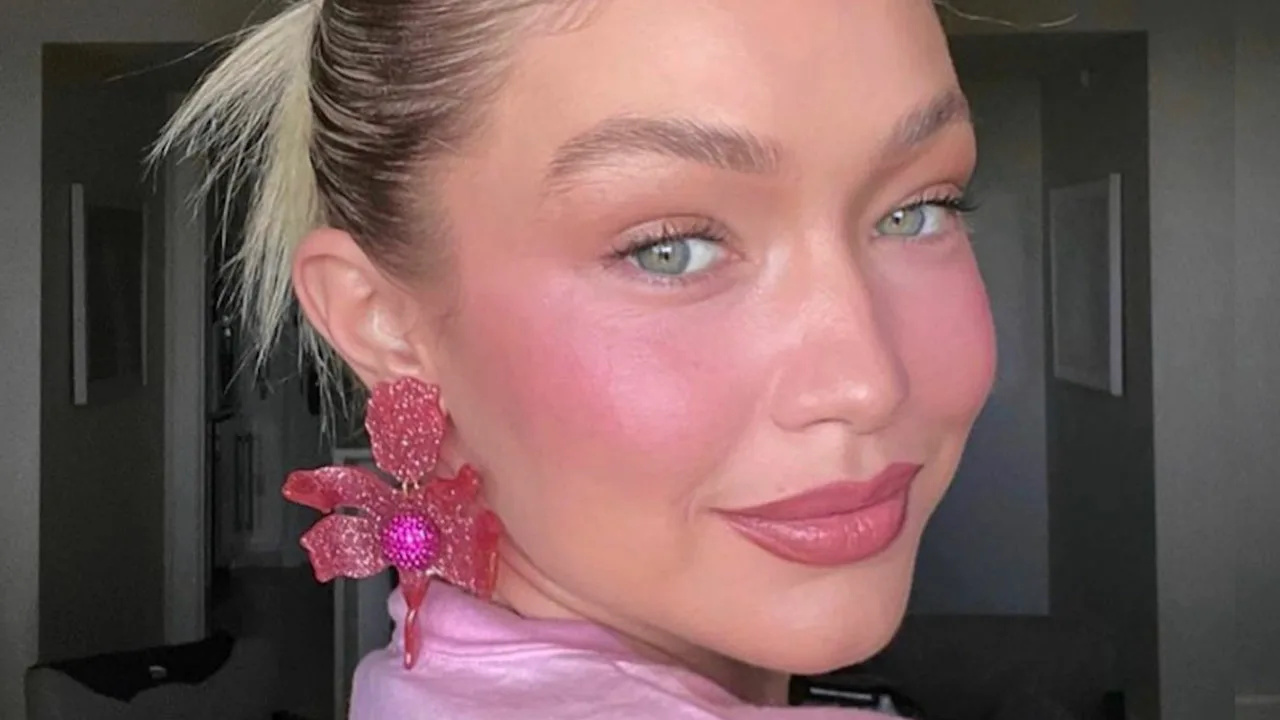 Franču sievietes dievina “skumjo sārtumu”. Tam ir atjaunojoša iedarbība.