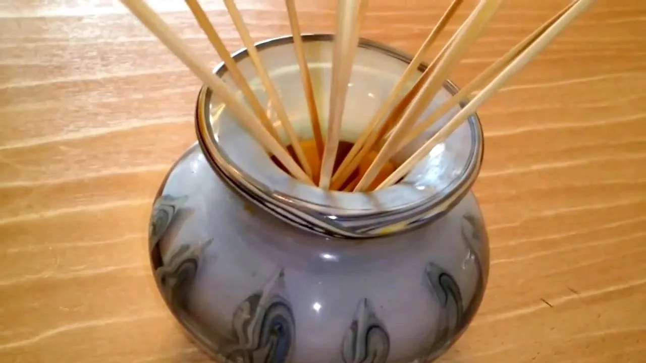 Kā pagatavot mājas gaisa atsvaidzinātāju ar pērļu bumbiņām: ideāli piemērots, lai izrotātu un piepildītu māju ar aromātu.