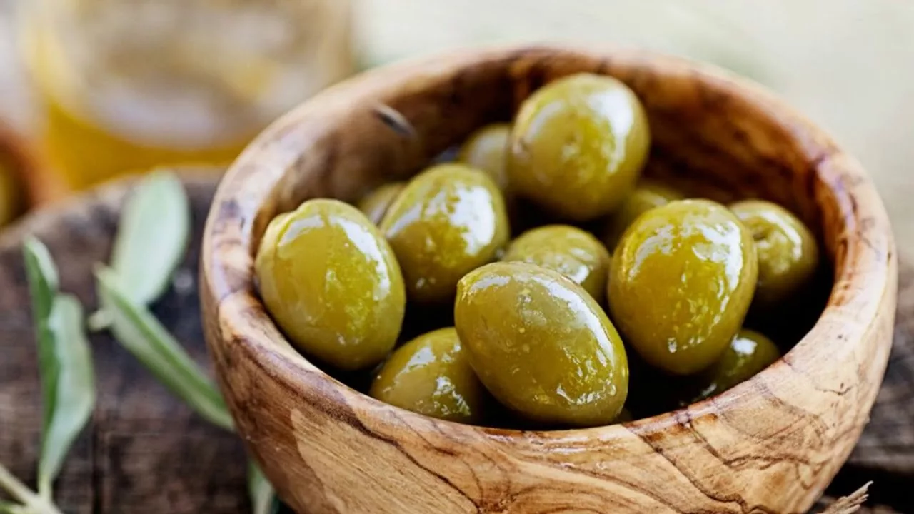 Ja jums mājās ir olīvu kauliņi, tad jūsu rokās ir īsts dārgums: kāpēc un kā tos atkārtoti izmantot?