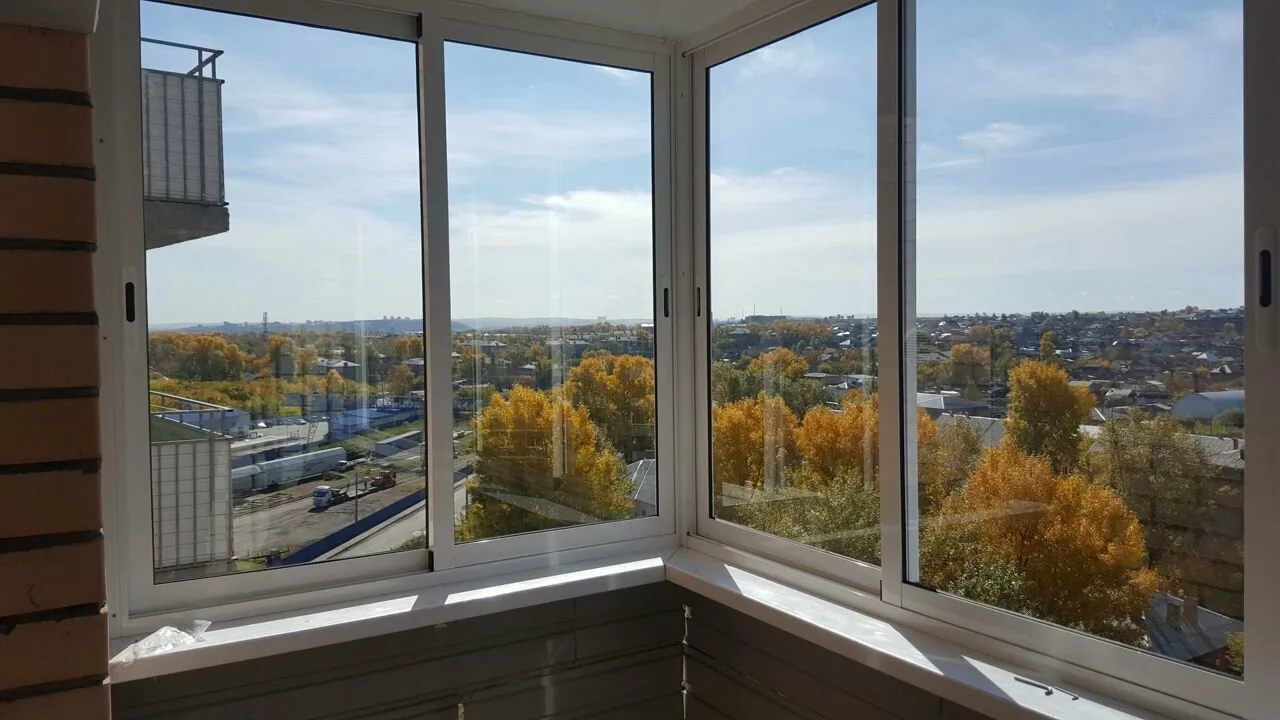 Kāds, pēc ekspertu domām, ir mērķis novietot alumīnija folijas bumbu uz balkona?