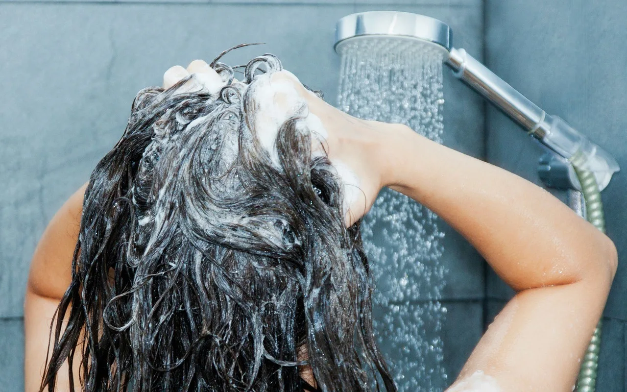 Higiēna pēc 65 gadu vecuma: ne katru dienu un ne katru nedēļu — uzziniet, cik bieži jāiet dušā, lai saglabātu labu formu
