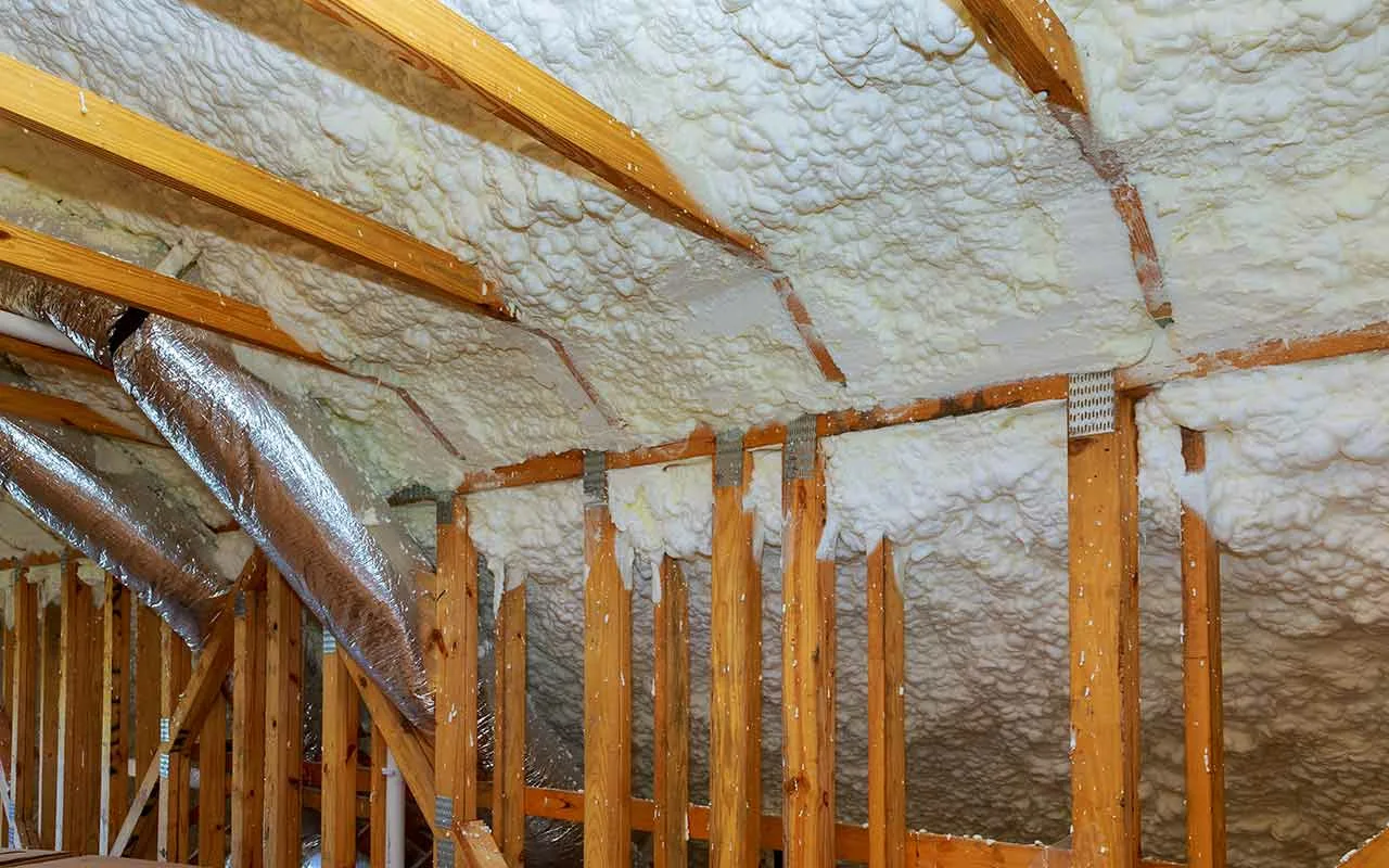 Siltumizolācija: kāds materiāls vislabāk piemērots, lai ziemā saglabātu siltumu mājā un vasarā – vēsumu?