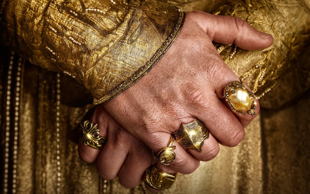 Senu gredzenu noslēpums, kas atrasts komisijas veikalā Latvijā, intriga arheologus